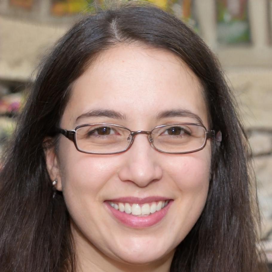 Lisa Weber, Senior Analystin